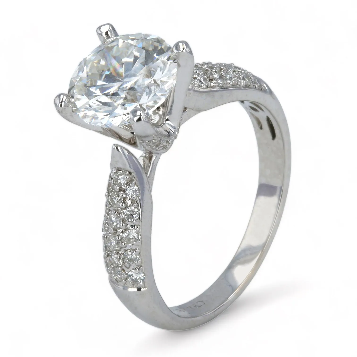 18K White Gold Solitaire Diamond Ring - 1023