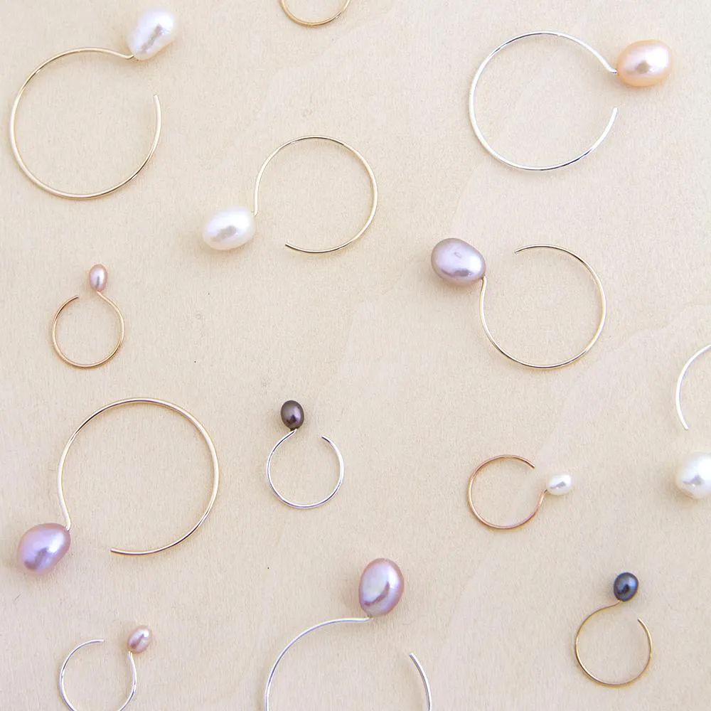 Basic Gold Filled Hoop Earrings - Peach Pearl - 24mm