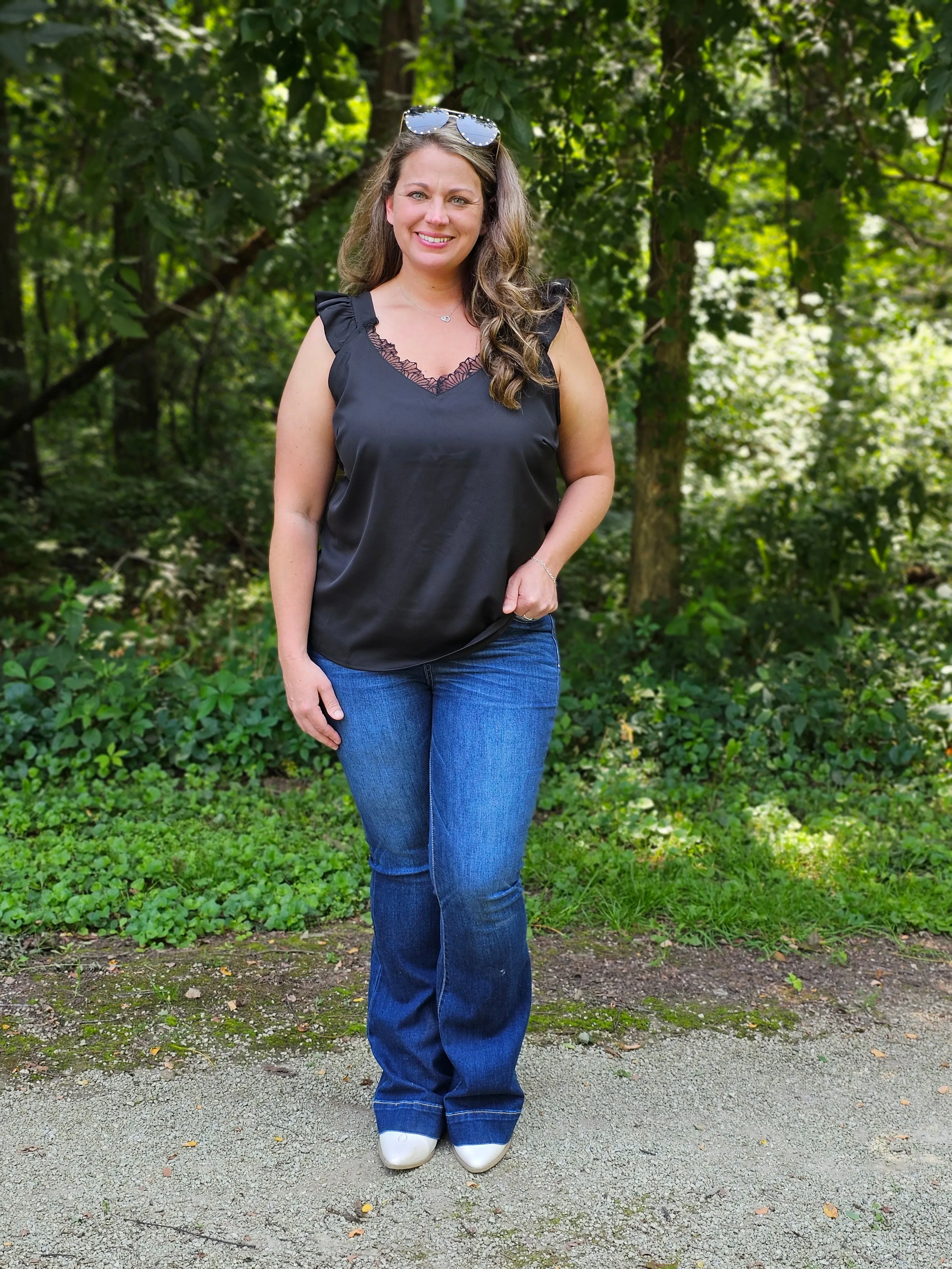 BLACK LACE TRIM SLEEVELESS TOP