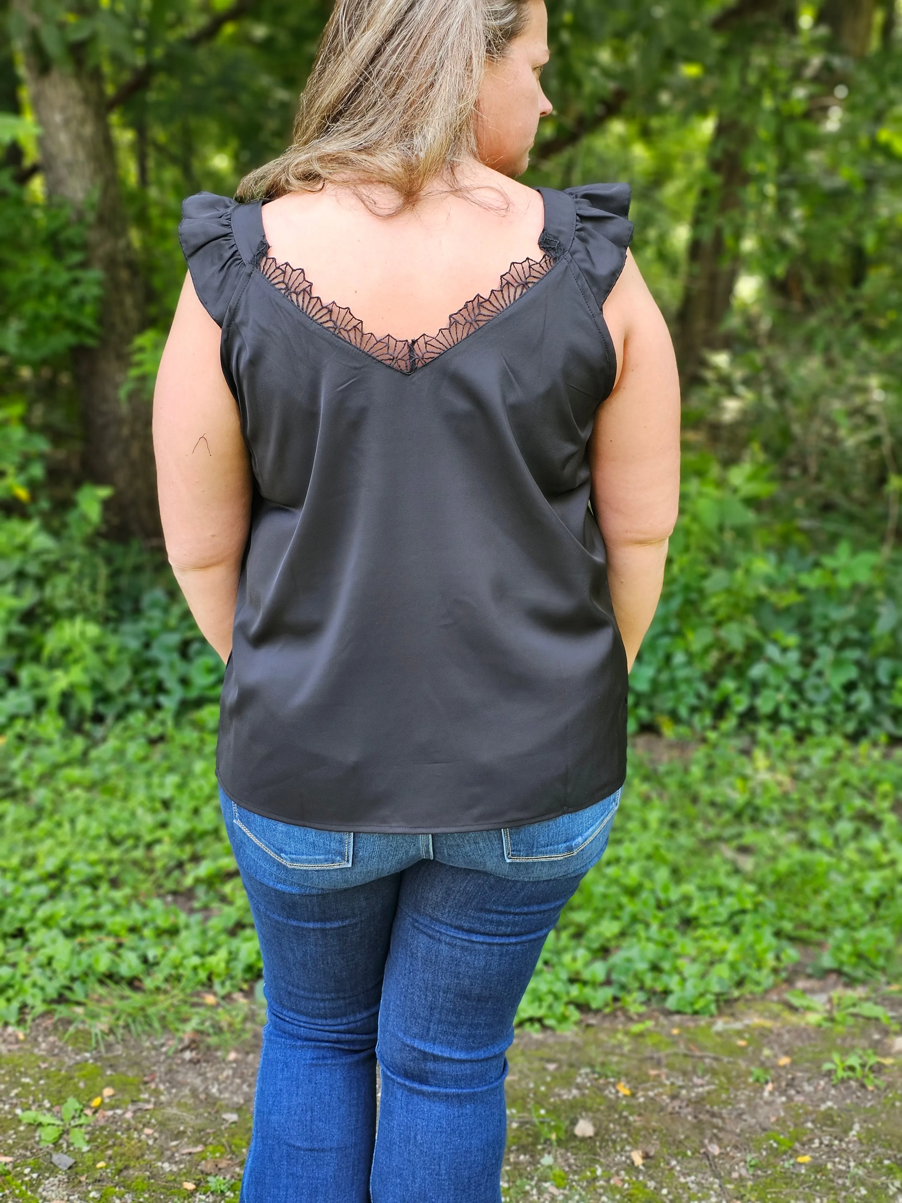 BLACK LACE TRIM SLEEVELESS TOP