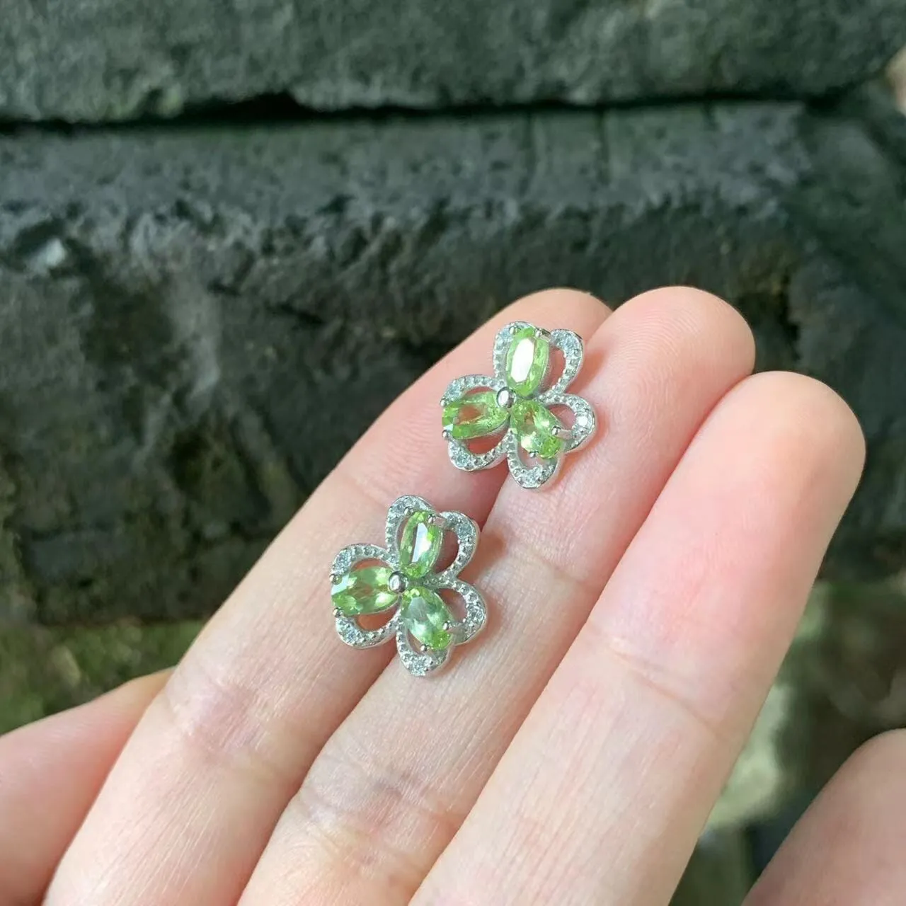 Dainty Flower Peridot Silver Stud Earrings