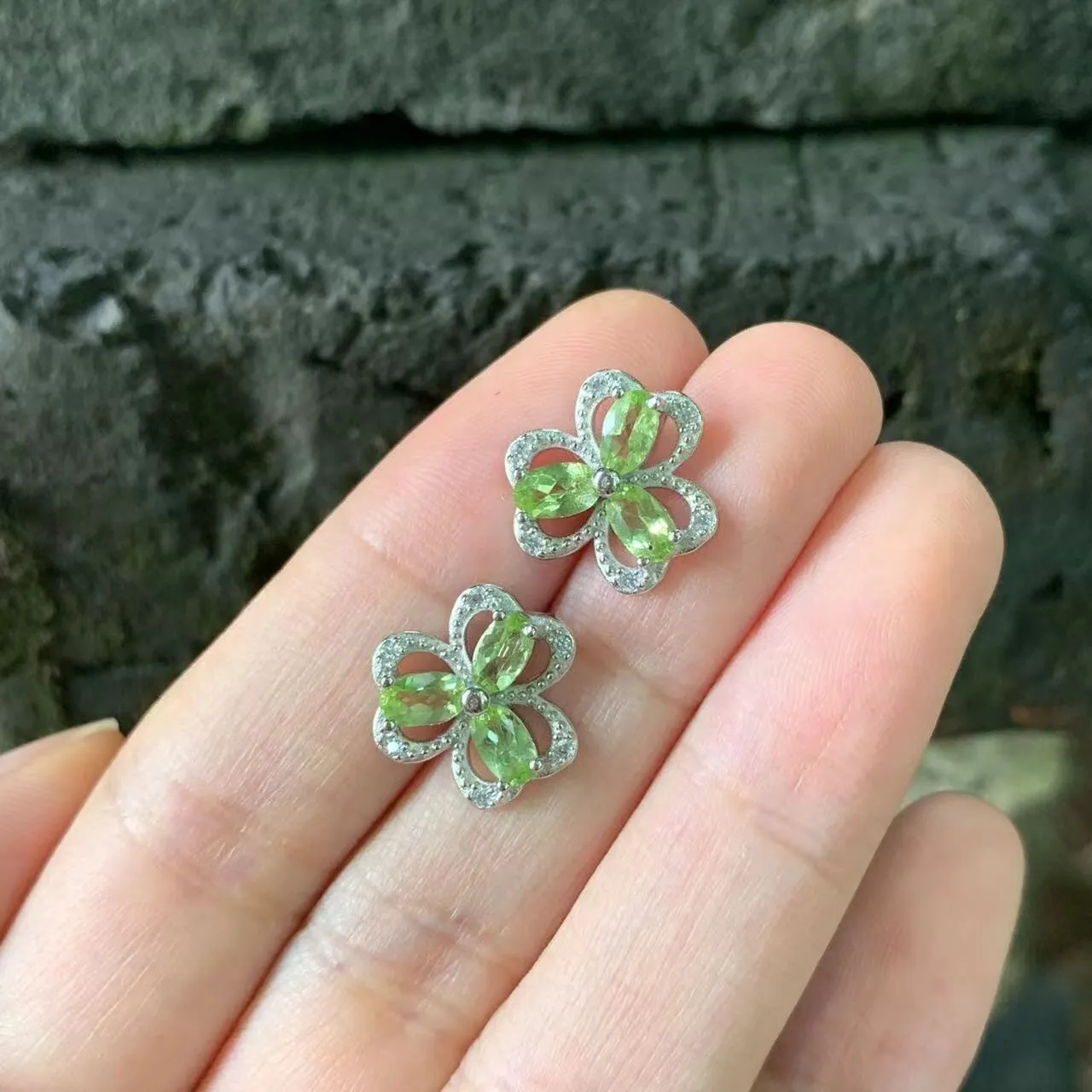 Dainty Flower Peridot Silver Stud Earrings