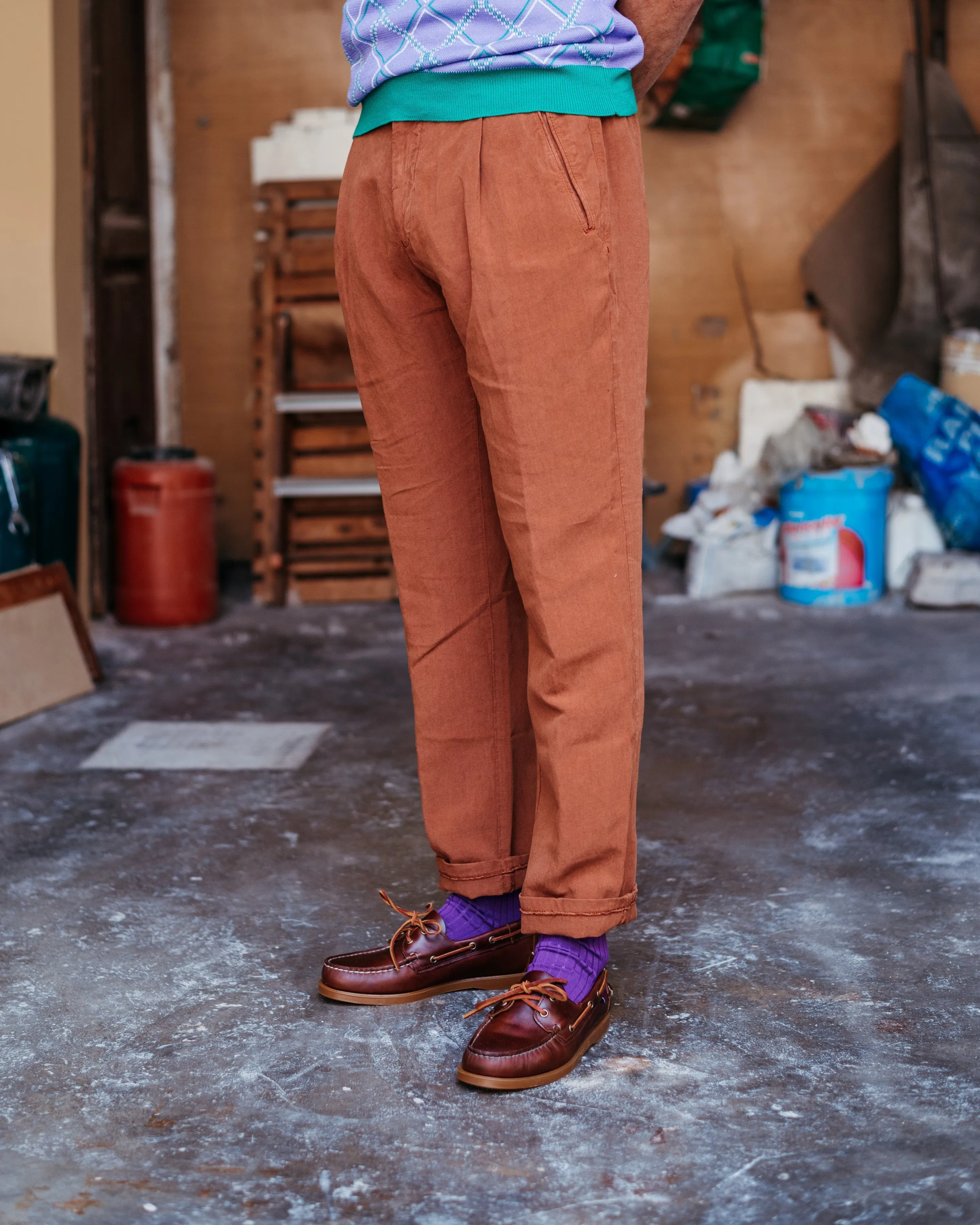 FRESH Lyocell Linen One-Pleat Chino Pants In Brick Red