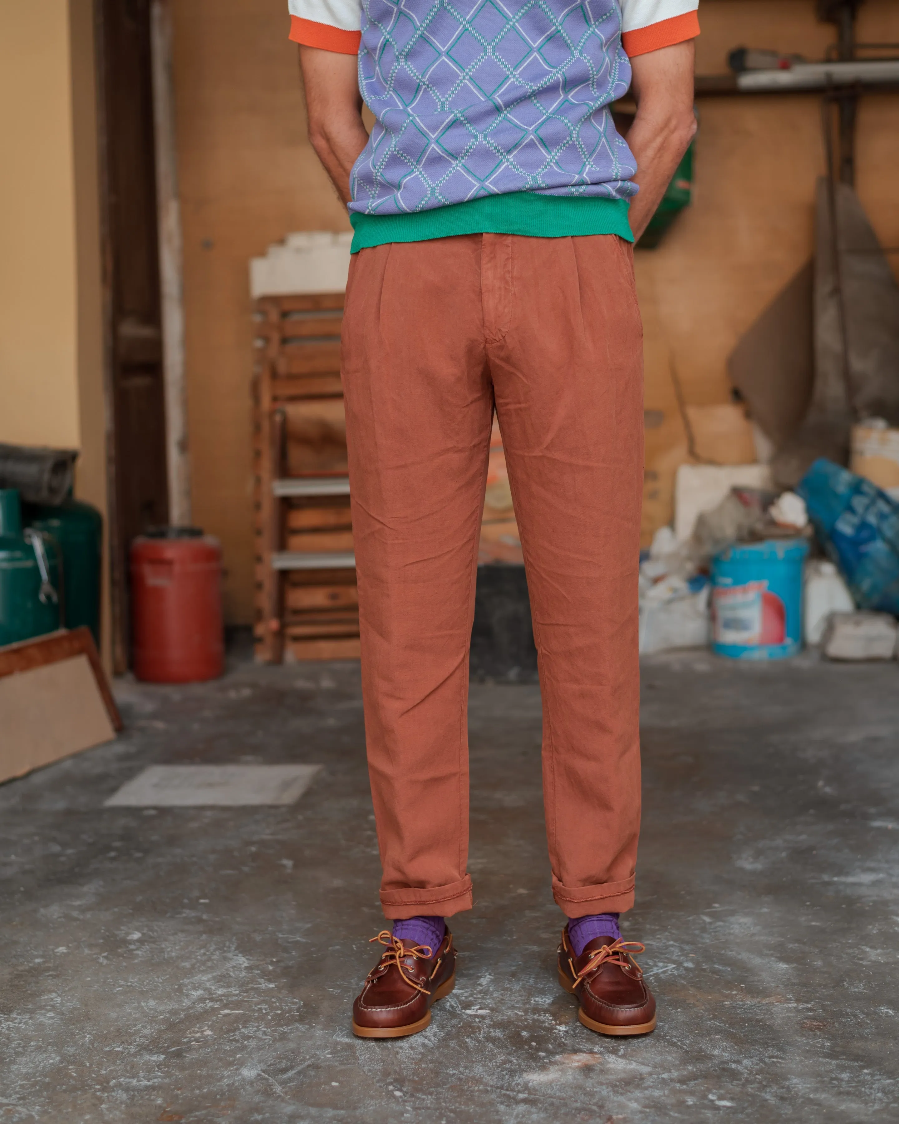 FRESH Lyocell Linen One-Pleat Chino Pants In Brick Red