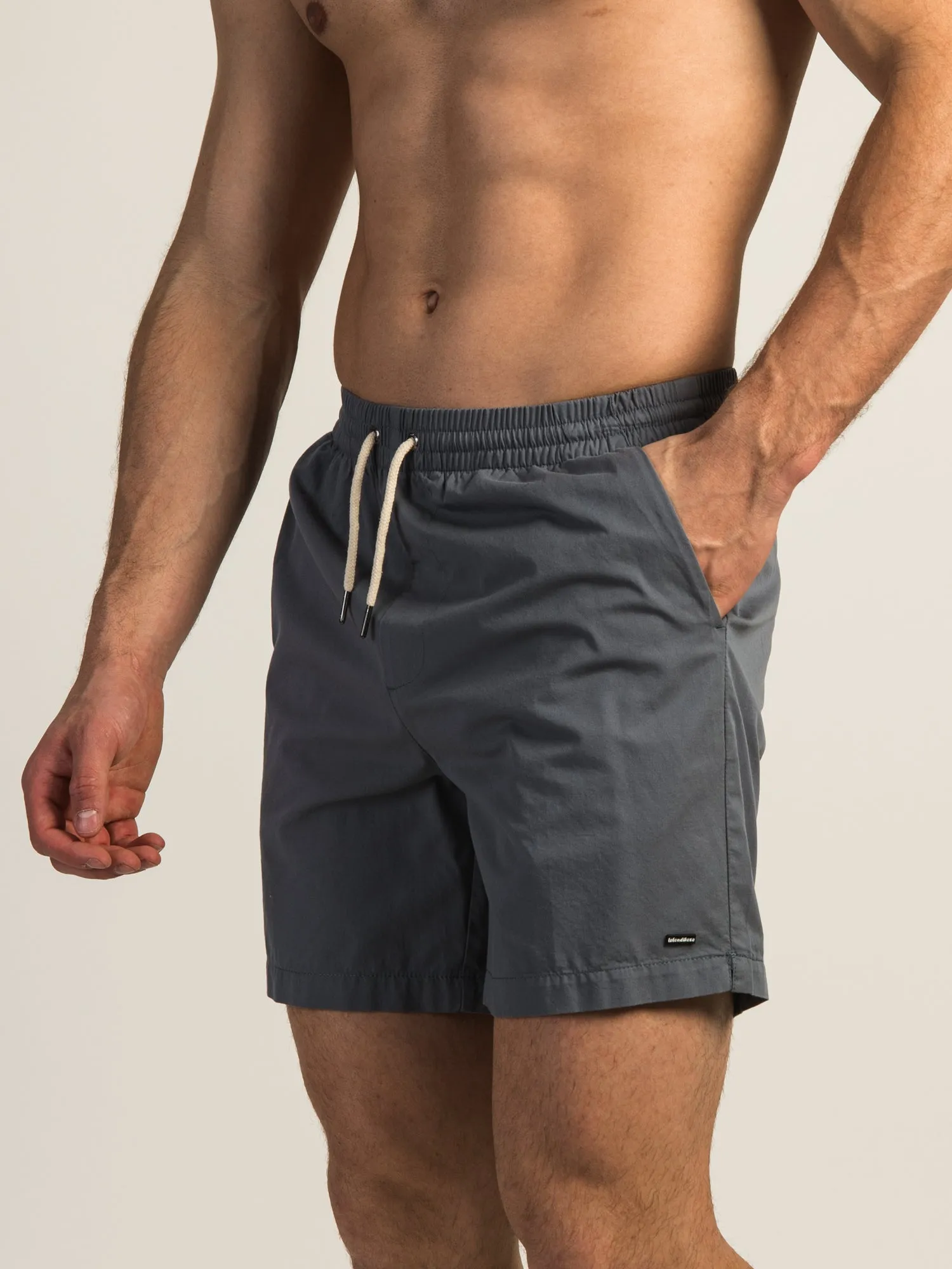 ISLAND HAZE COTTON TWILL 6 VOLLEY SHORT