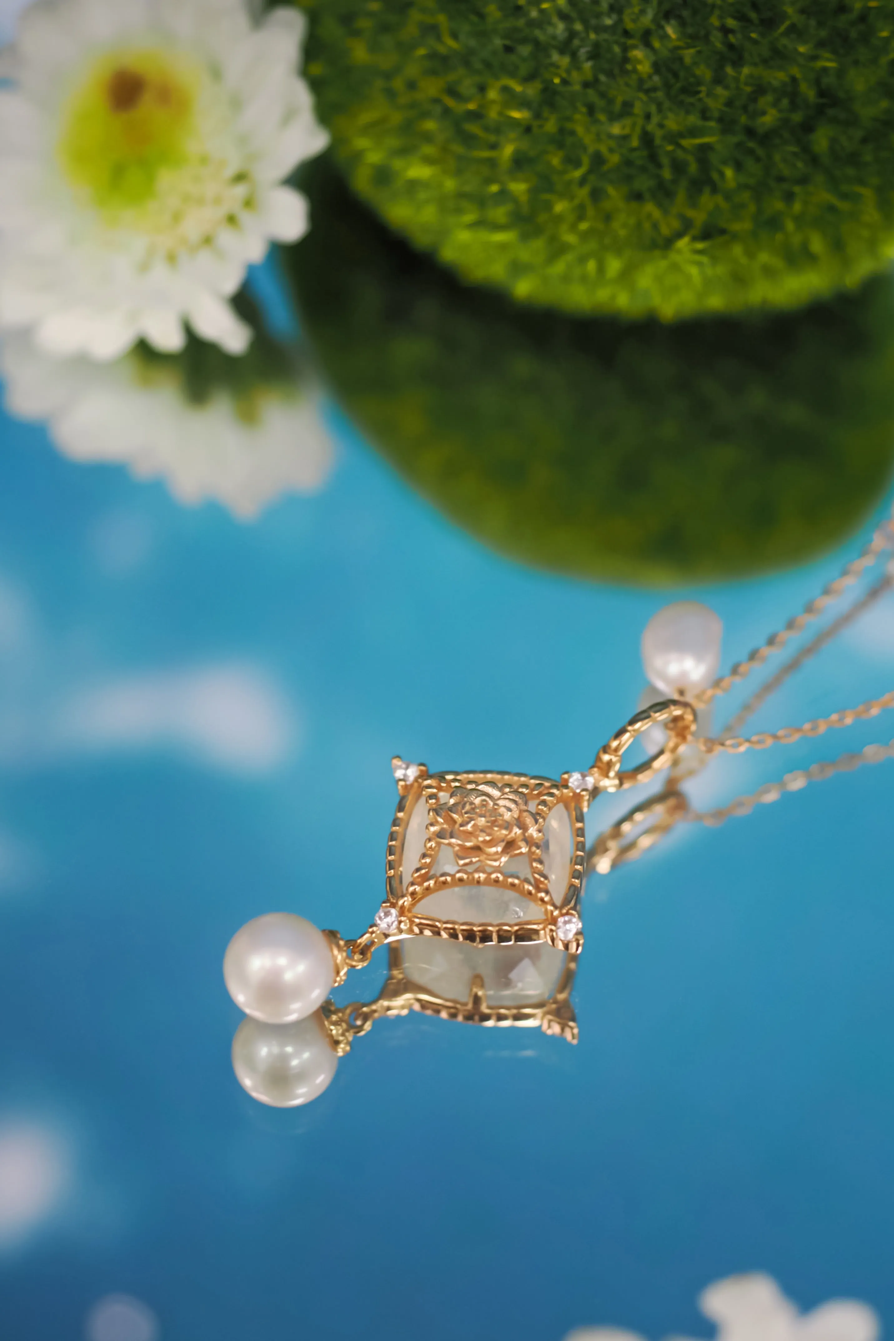 Moonstone & Freshwater Pearl Gold Necklace - Water Lily