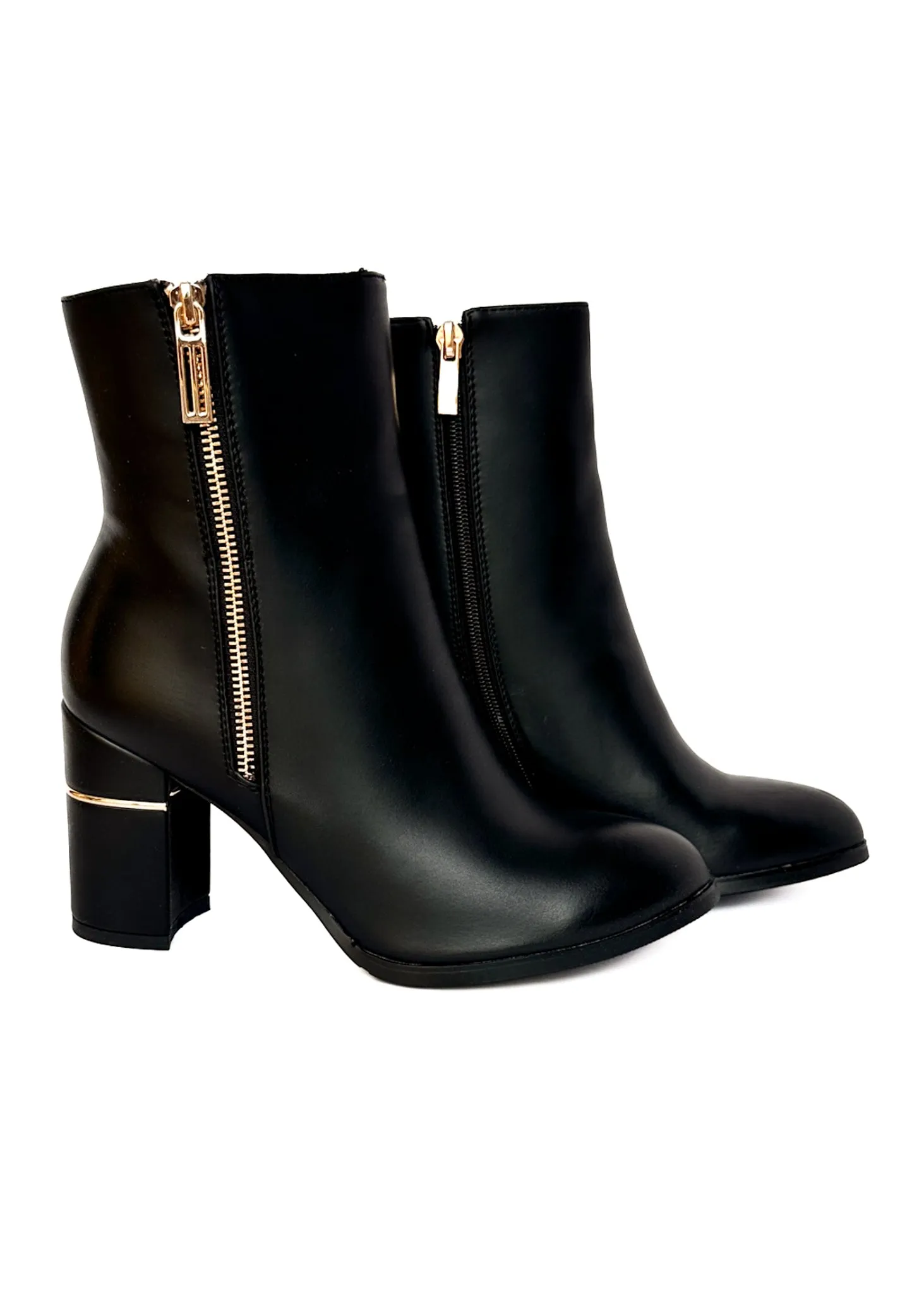 Reyes Sleek Ankle Boot in Black