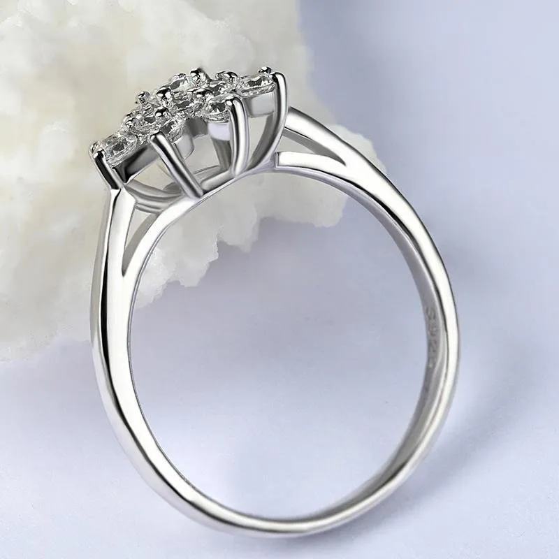 Simple Fashion Flower Shape Engagement Ring